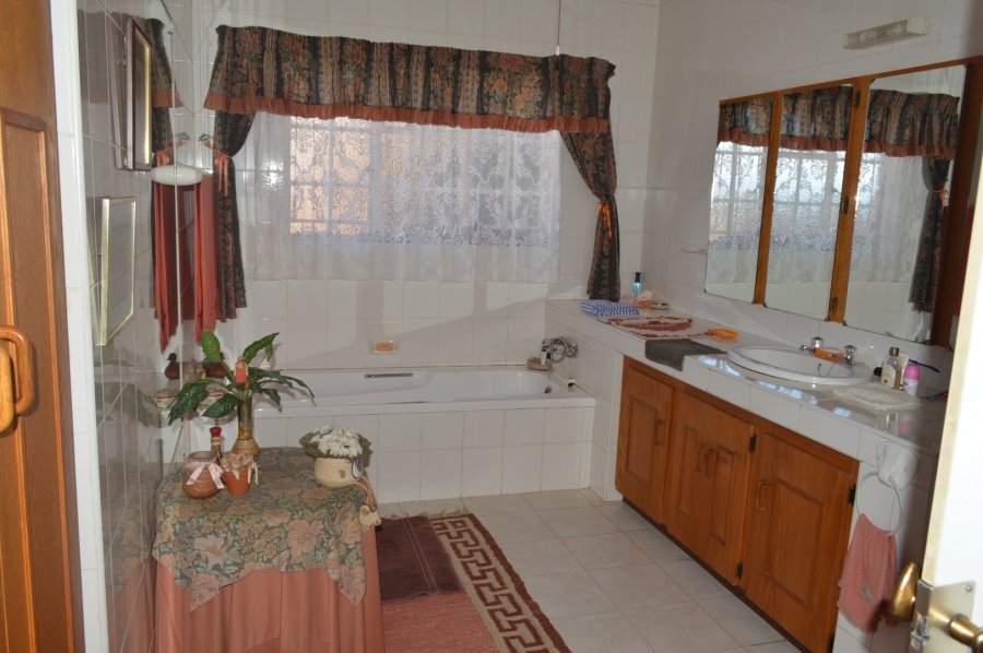 3 Bedroom Property for Sale in Wilkoppies North West